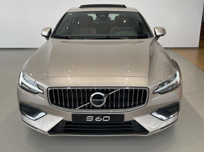 沃尔沃s60轿车,沃尔沃s60轿车什么颜色好看