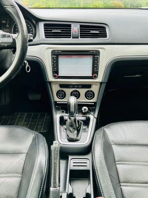 大众朗逸2014款图片,大众朗逸2014款图片内饰