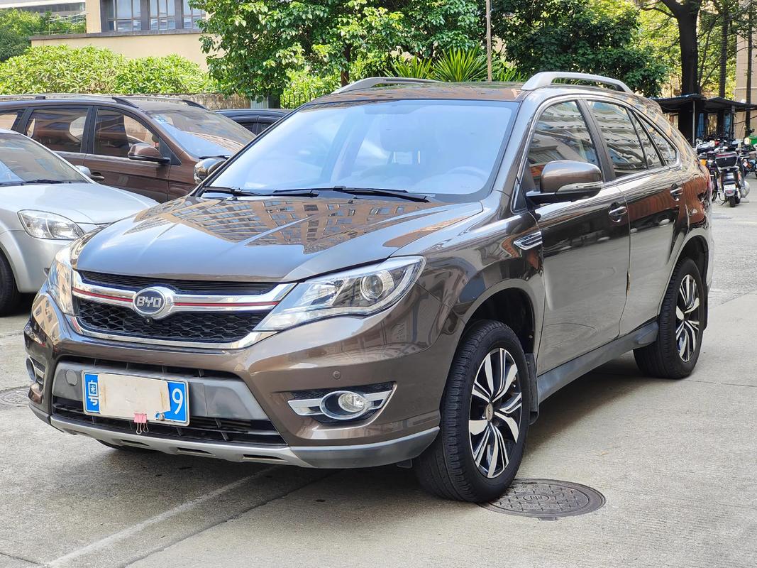 【比亚迪s7价格与图片,比亚迪s7报价及图片2017款】