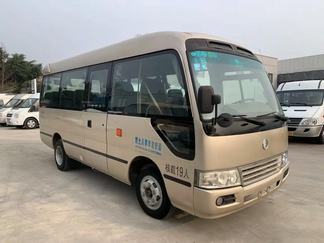 金龙客车30座报价及图片,金龙客车30座价多少万