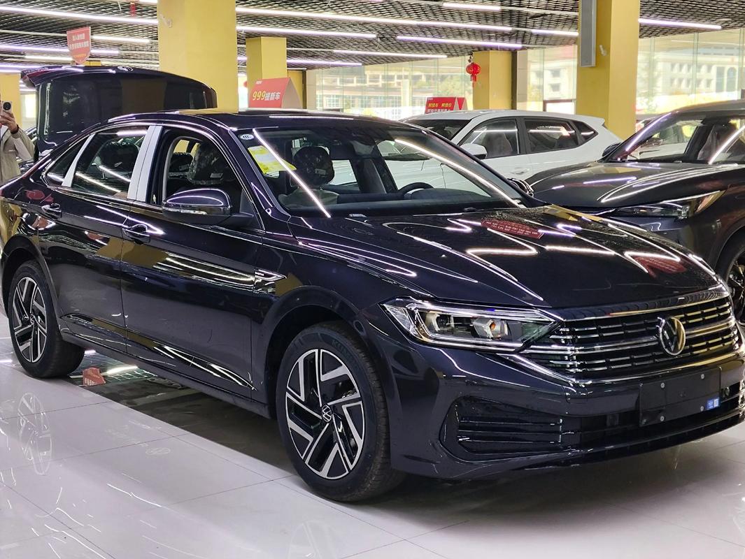 大众速腾330豪华版落地多少钱 大众速腾330是什么意思