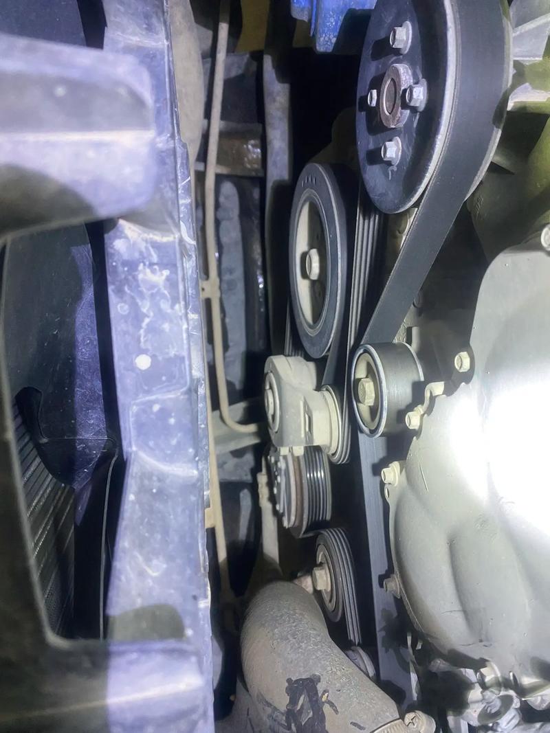 【江铃驭胜s350发电机皮带安装图,江铃驭胜s350柴油发动机皮带布局】